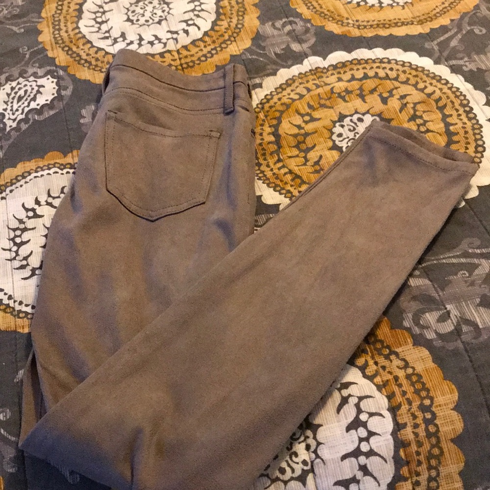 Khaki colored satin-like skinny jeans